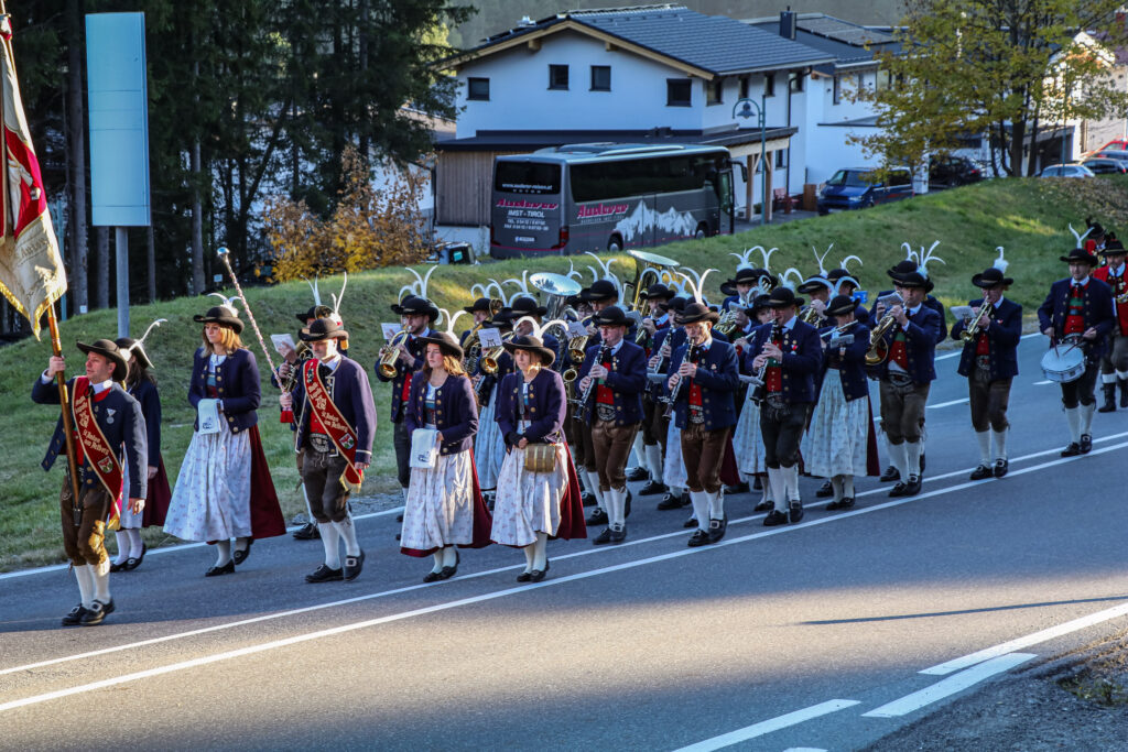 Trachtenumzug bei einem Vereinsfest