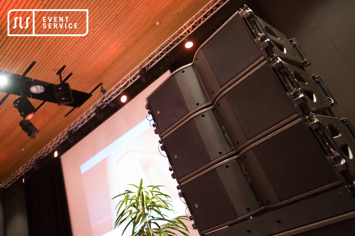 Line-Array-Lautsprechersystem für professionelle Beschallung und Tontechnik bei SLS Eventservice