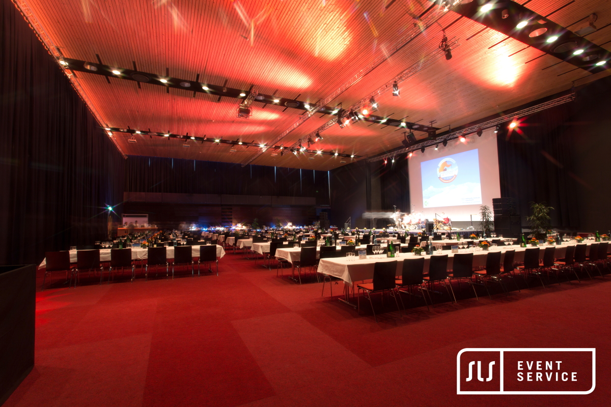 Kongress mit Bühne, Projektion, Lichttechnik und Veranstaltungstechnik von SLS Eventservice