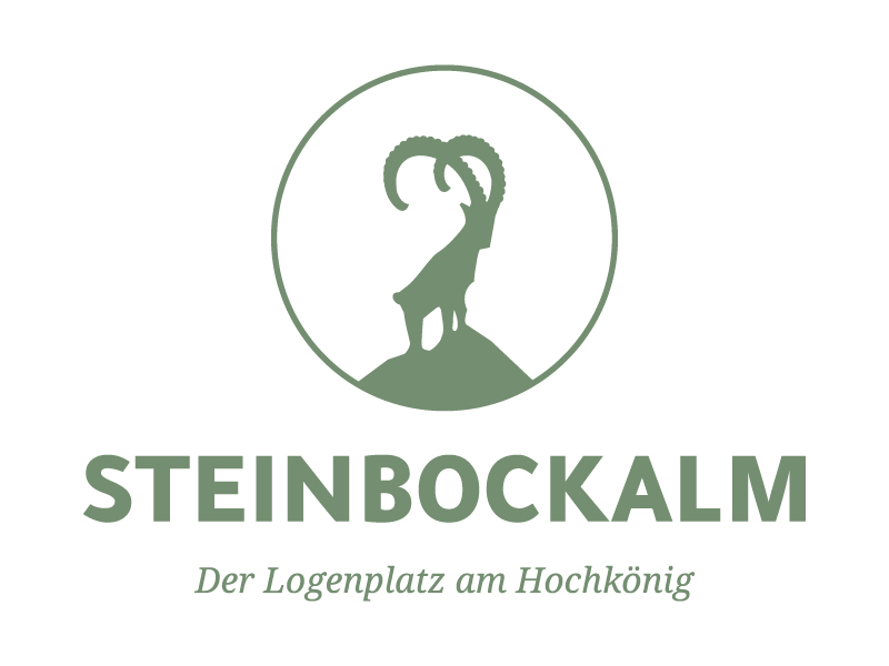 Grünes Steinbockalm-Logo mit Steinbock-Silhouette und Zusatz „Der Logenplatz am Hochkönig“