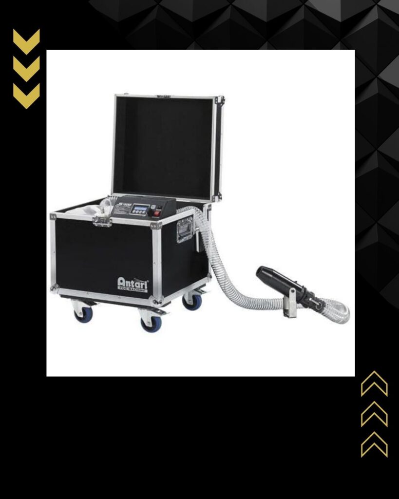 Antari S-500 Schneeschaummaschine im rollbaren Transportcase mit flexiblem Ausgabeschlauch