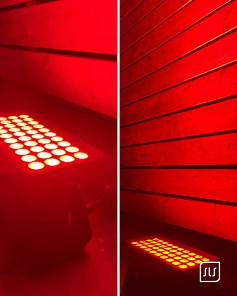 Zwei Ansichten eines rot leuchtenden LED-Scheinwerfers an einer Holzwand beim Skiopen St. Anton 2025